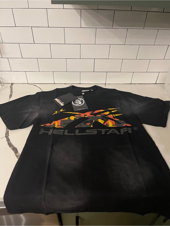 Hellstar Other - Mens Graphic Design Tee Size S.